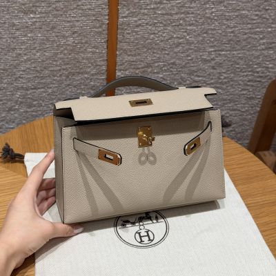 Trench Epsom Kelly Pochette Gold Hardware