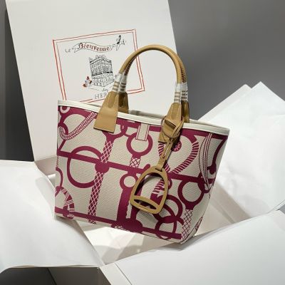 Toile H Canvas and Swift Steeple Bag 28