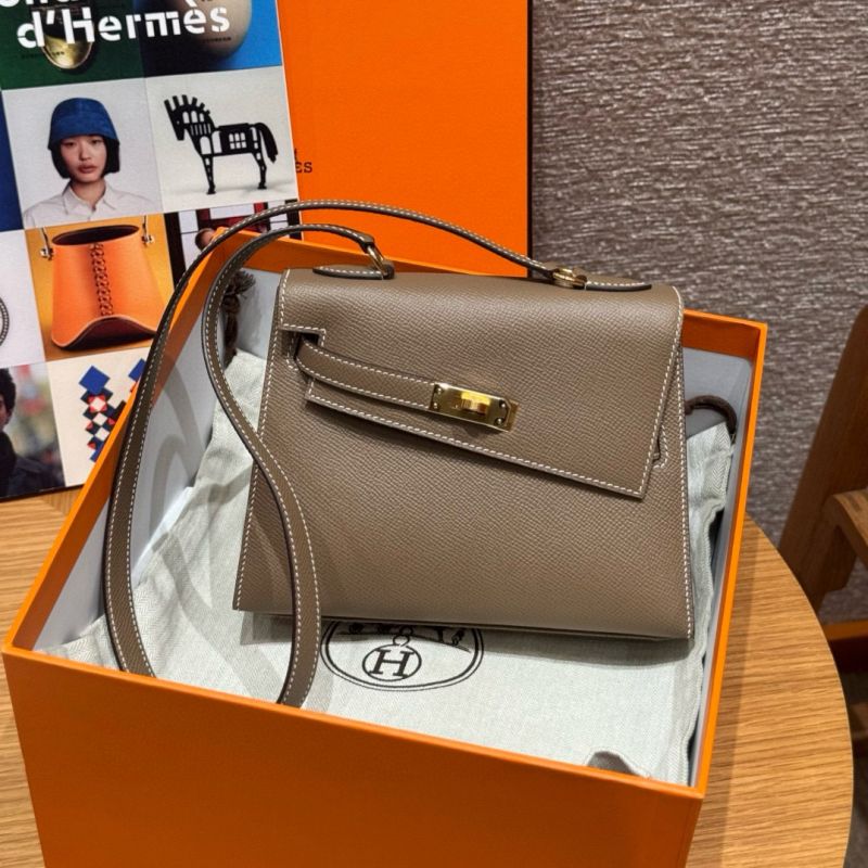 Hermes Kelly Sellier 20 Shoulder Bag in Epsom-Light Grey